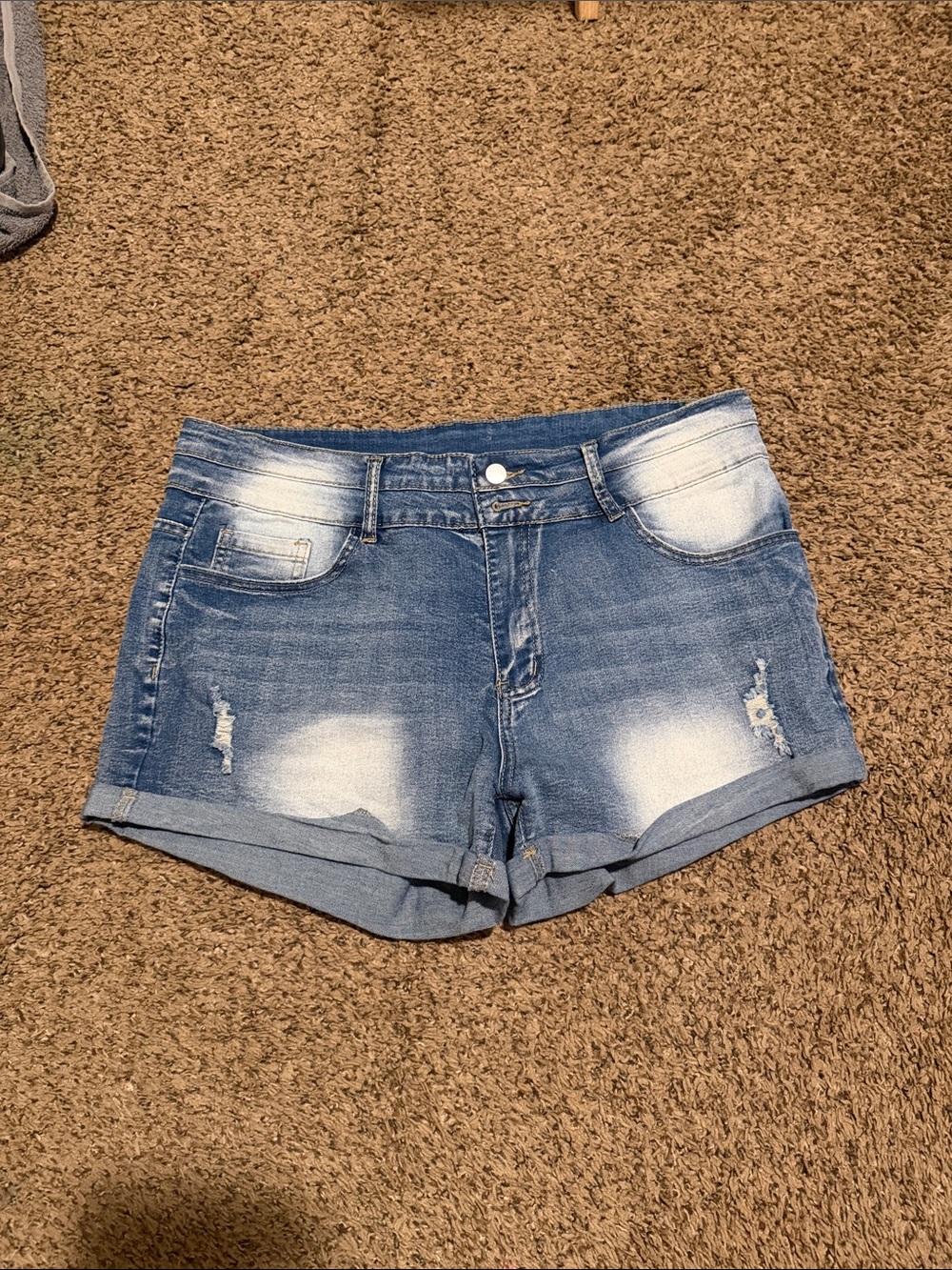 Denim Roll-Cuff Women's Shorts - Light Blue